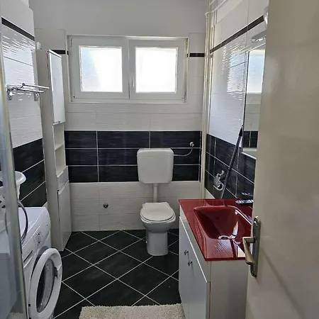 Lyra Apartment *